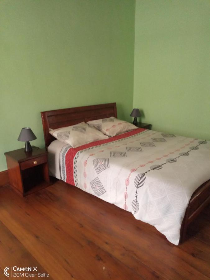 Le Manoir Bed and Breakfast Antananarivo Buitenkant foto