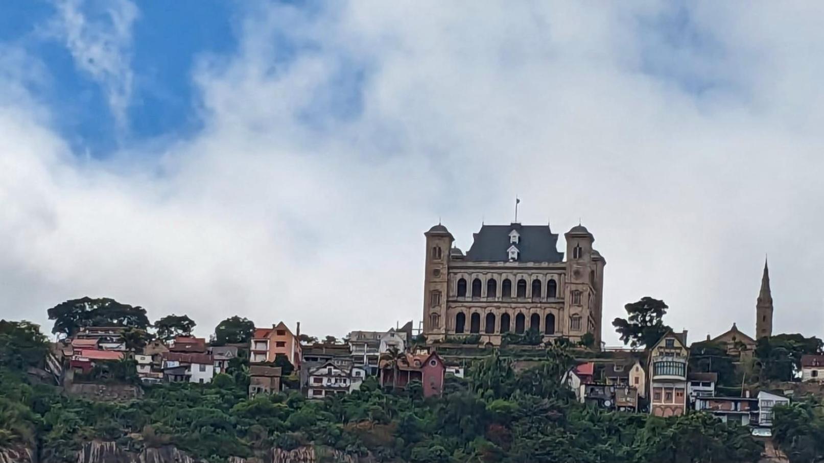 Le Manoir Bed and Breakfast Antananarivo Buitenkant foto